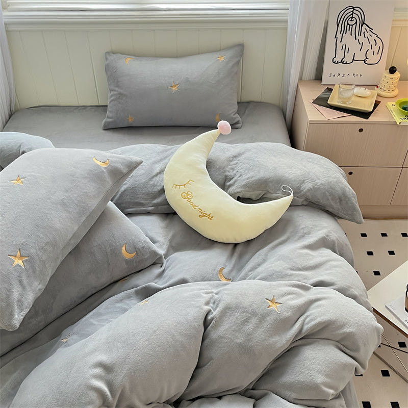 Vierteiliges Bettset aus Milchsamt im heilenden Prinzessinnenstil