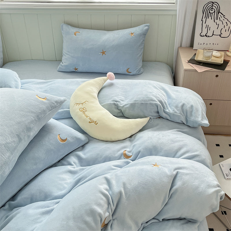 Vierteiliges Bettset aus Milchsamt im heilenden Prinzessinnenstil